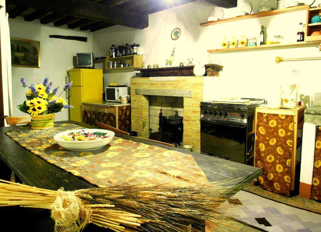 Guest House Il Borgo Di Sempronio Semproniano Oda fotoğraf